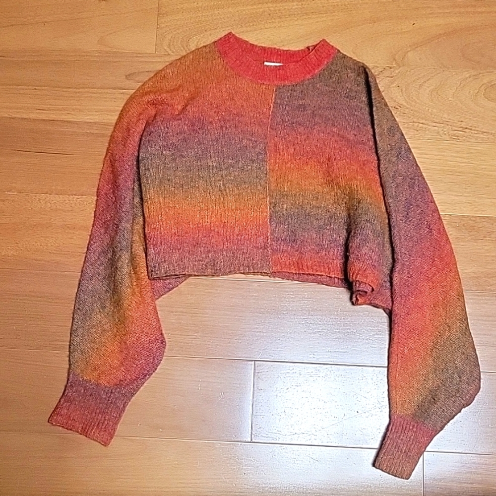 Aritzia cropped ombre sweater